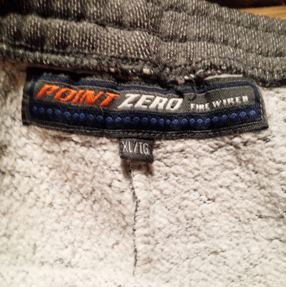 Vintage POINT ZERO BRAND GREY MEN  SHORTS